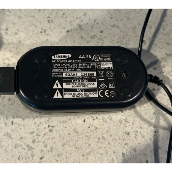 Genuine Samsung AA-E7 AC Adapter Charger 8.4V Power Supply for Camcorder Camera - Picture 2 of 2